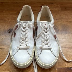 Veja women’s leather sneaker size 9